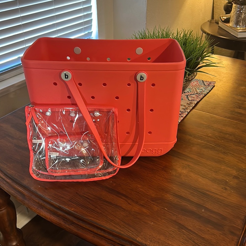Large Coral Bogg Bag